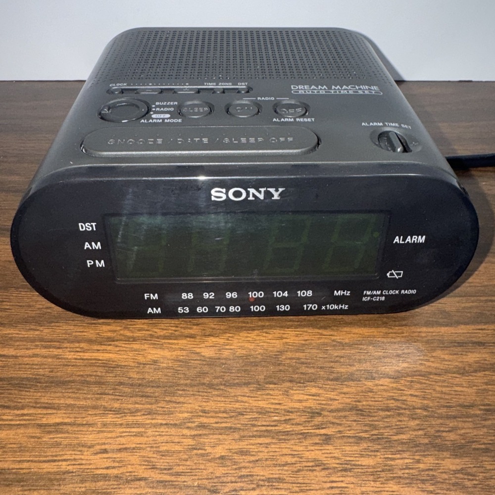 Sony Dream Machine AM/FM Alarm Clock ICF-C218 Very Good Condition Works!!